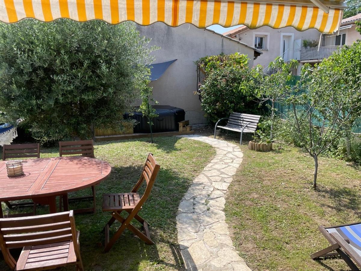 Maison Avec Jardin クレ エクステリア 写真